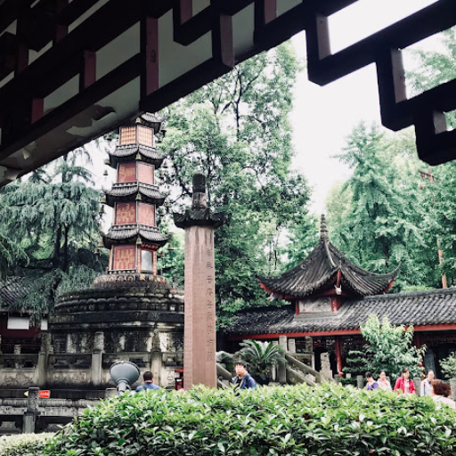 How does Wenshu Yuan Monastery fit into a broader Chengdu tour itinerary