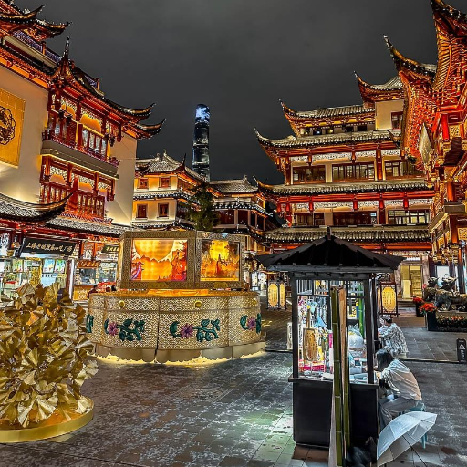 What are the must-see attractions within Yu Garden?