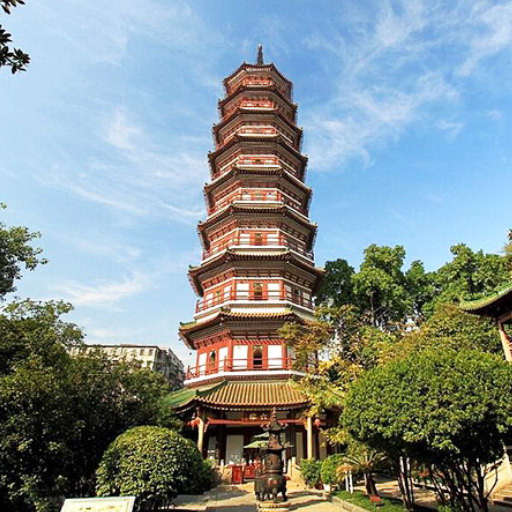 What are the must-visit attractions in Guangzhou?