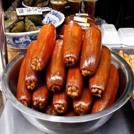 How to enjoy Shanghai's street food?