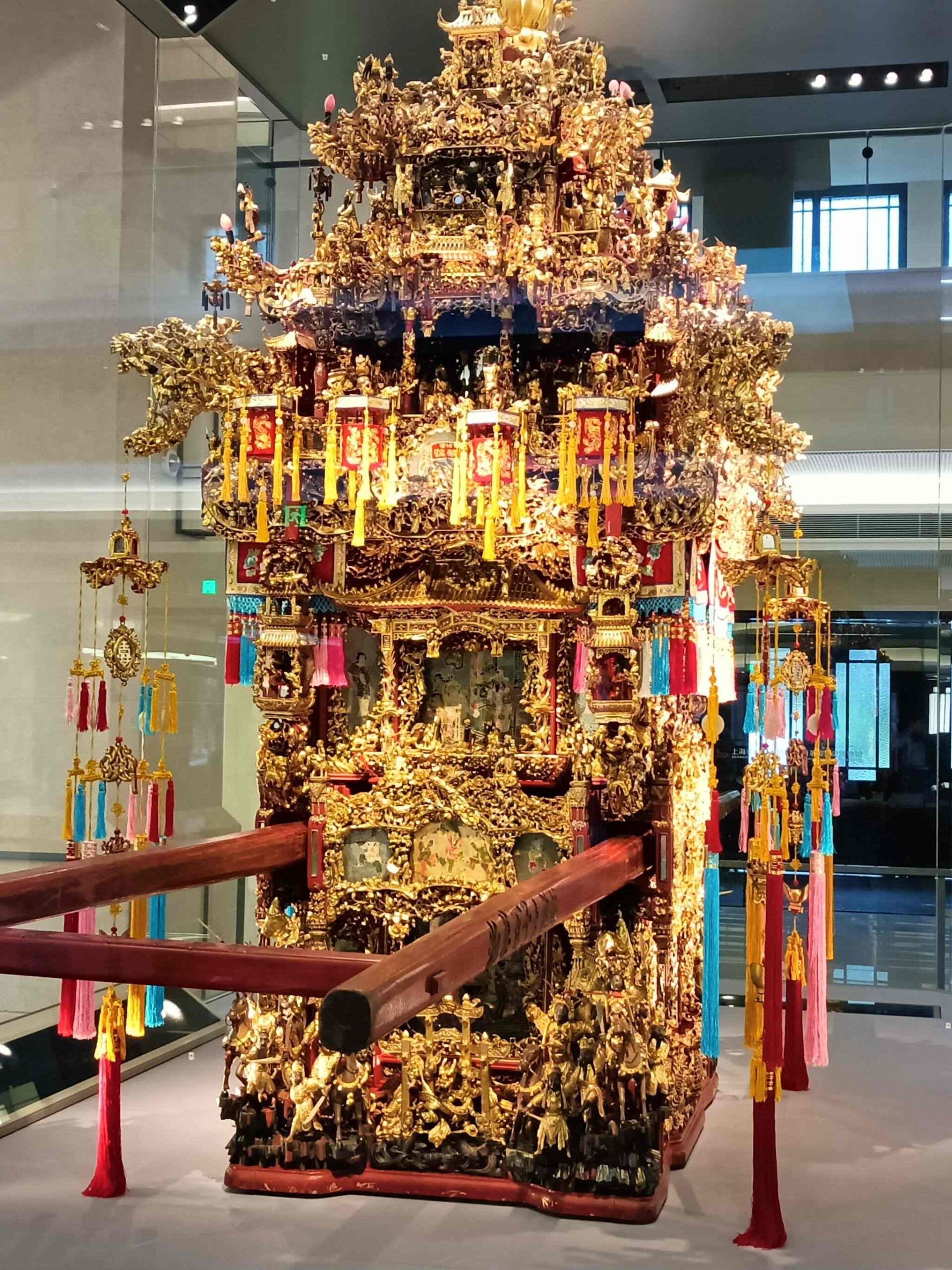 Grand ceremonial sedan chair of Baizi