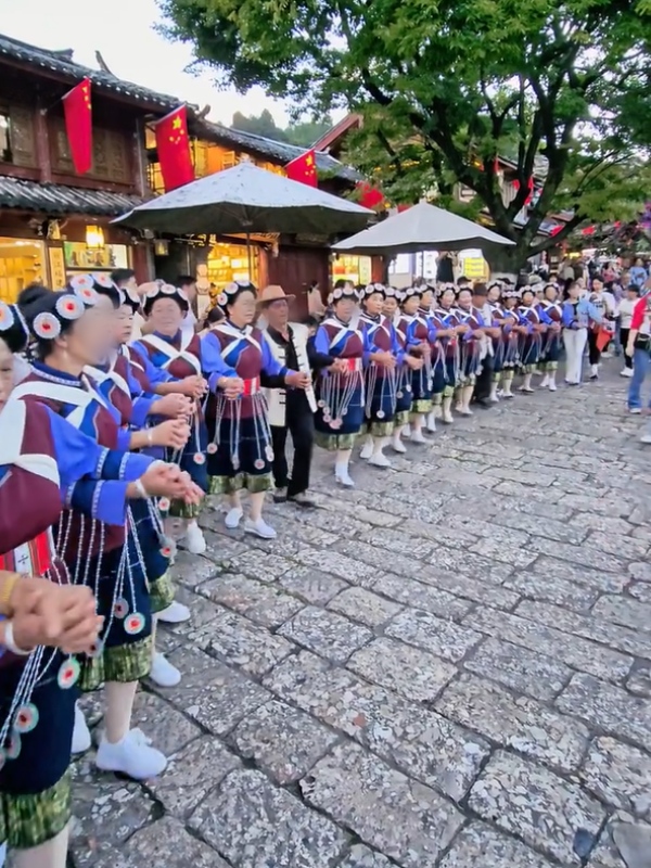 Dancing in Sifang Street