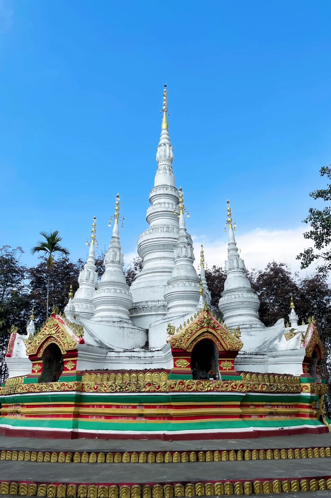 Manfeilong White Pagoda