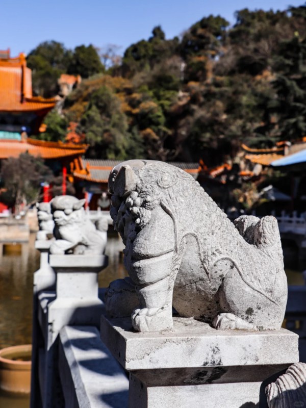 Sculpture of Yuantong Temple