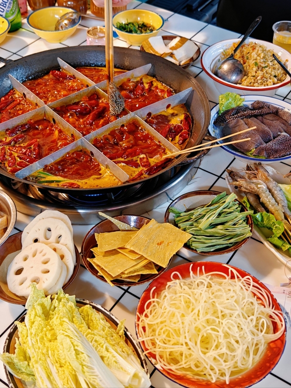 Chongqing Nine-grid Hotpot