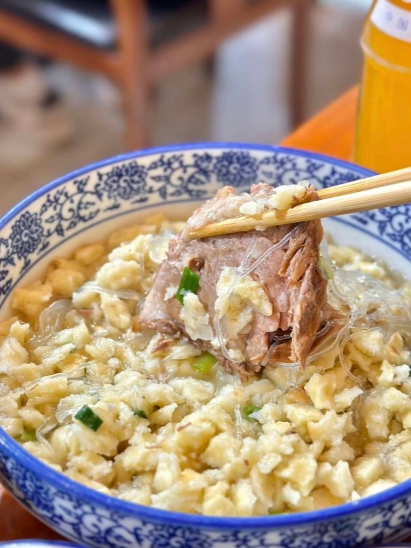 Lamb Bread Soup (牛羊肉泡馍)