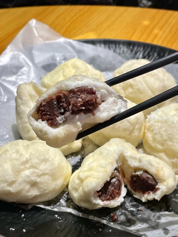 Xueyi Dousha (snow-coated red bean dessert)