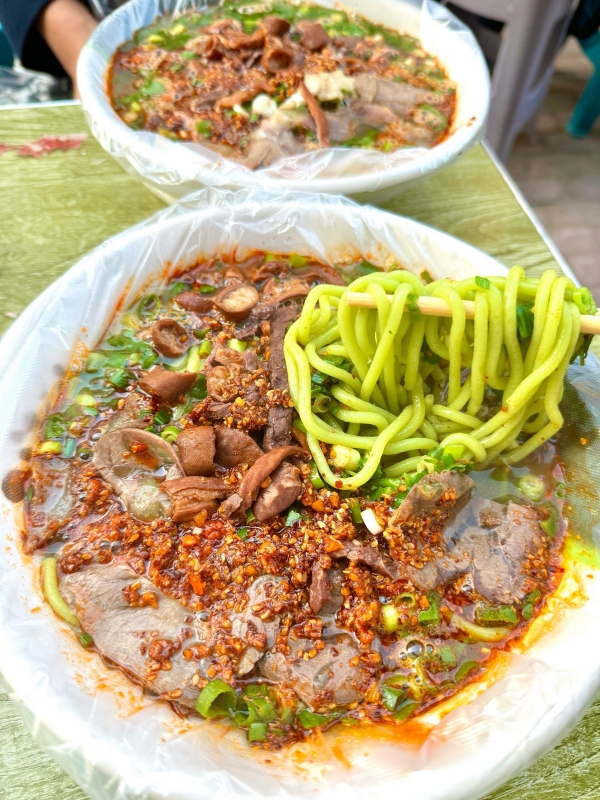 Beef Hēluò Noodles