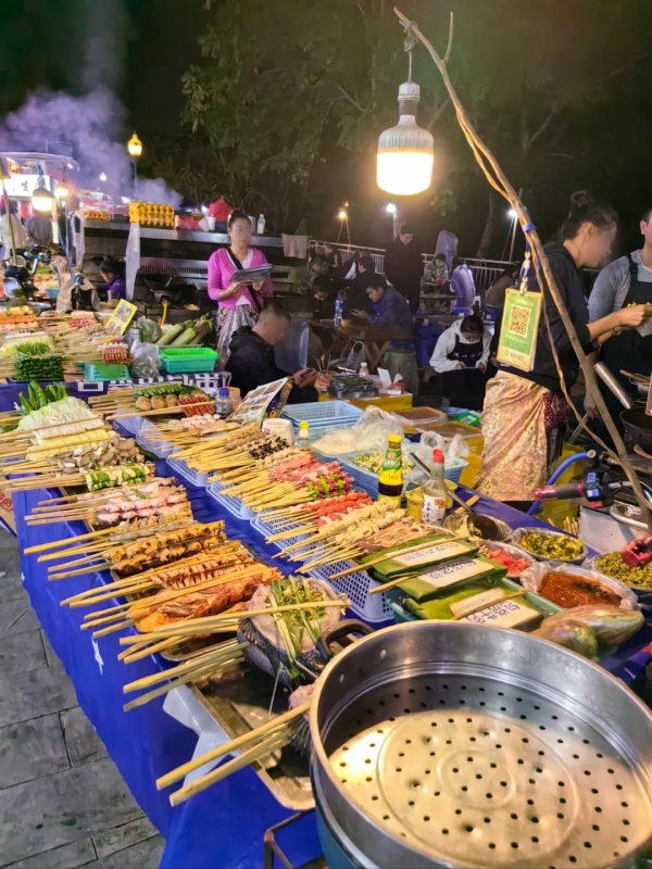 Jiangbian (Riverside) Night Market