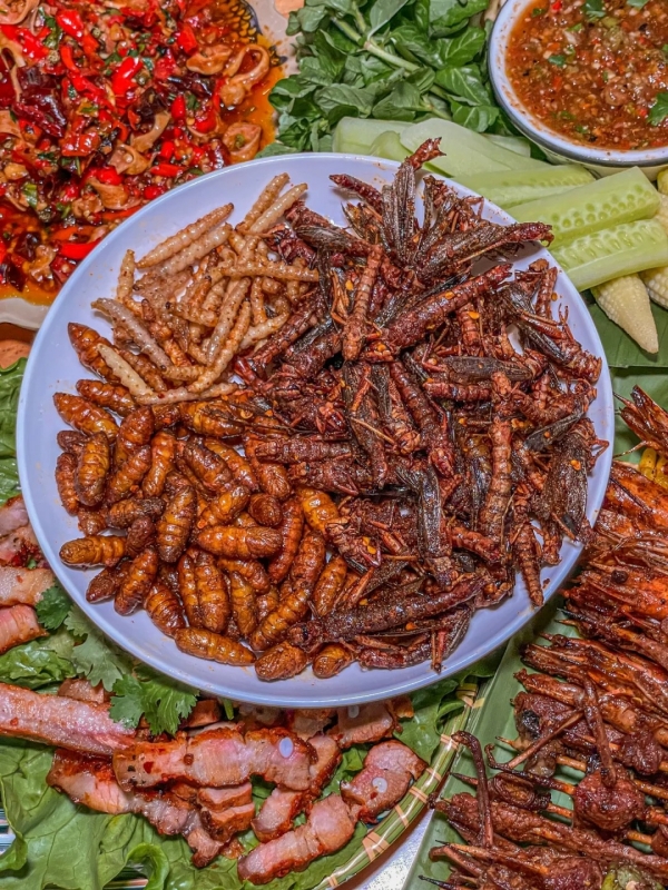 Longzhou Night Market