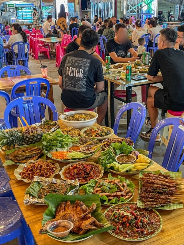 Longzhou Night Market