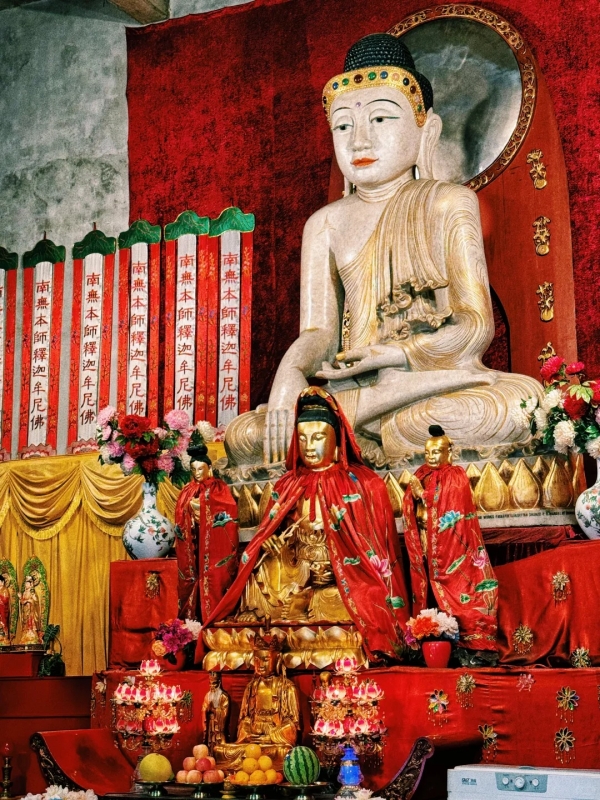 White Jade Shakyamuni Buddha