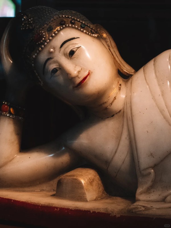 Close Shot of Reclining Buddha