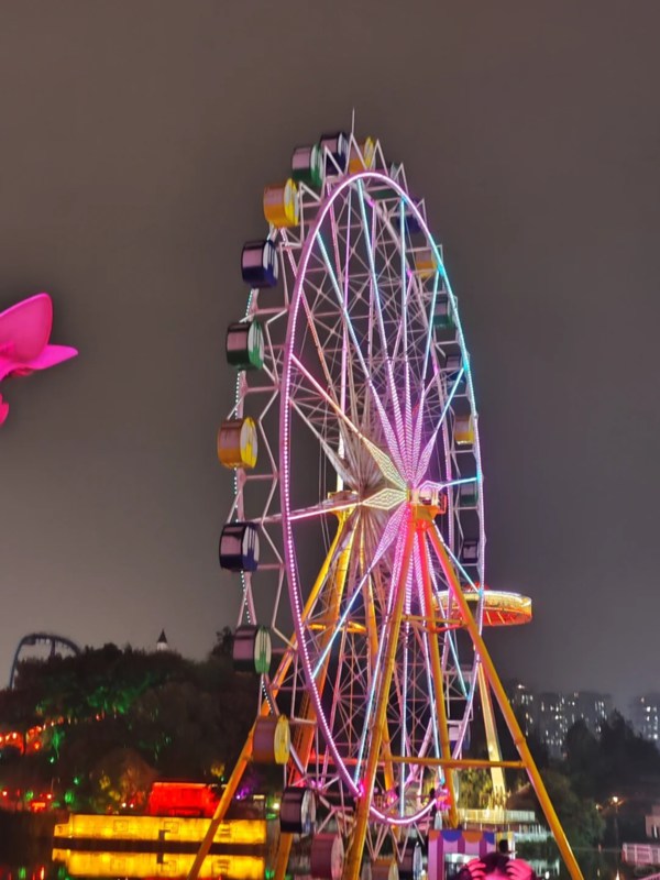Night Scene of Happy Valley