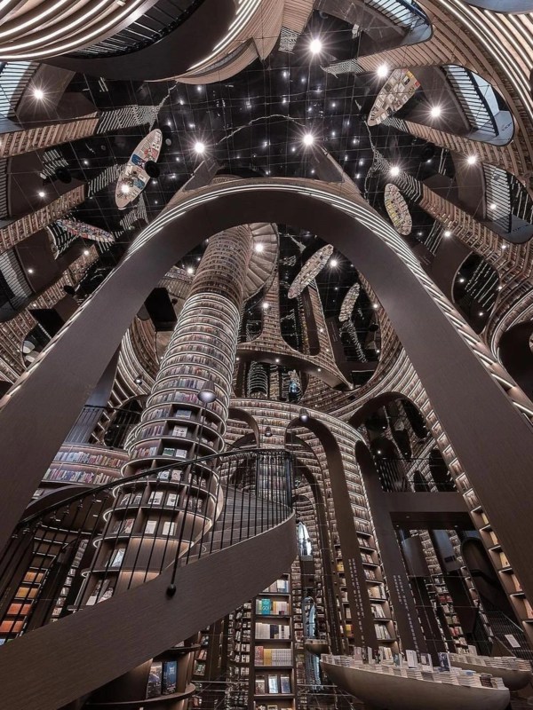 Ceiling Mirror Selfie