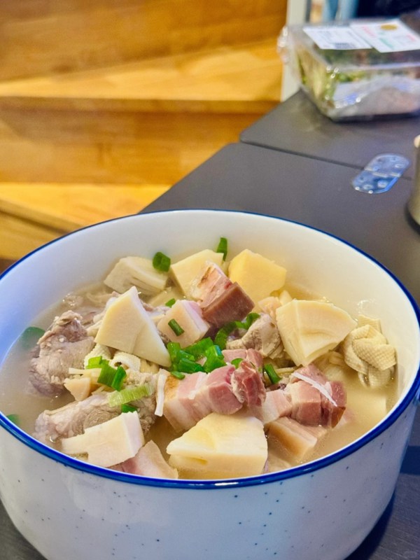 Pickled Vegetable and Bamboo Shoot Soup