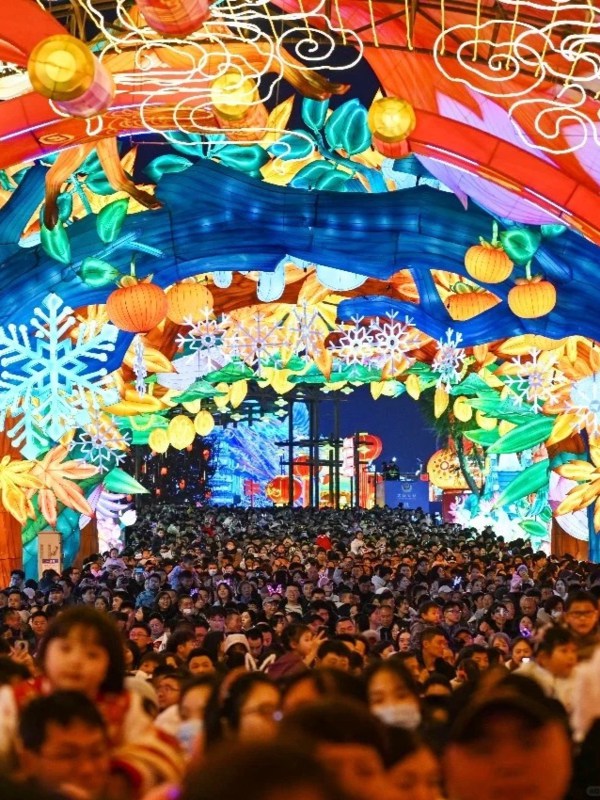 Crowds in Spring Festival