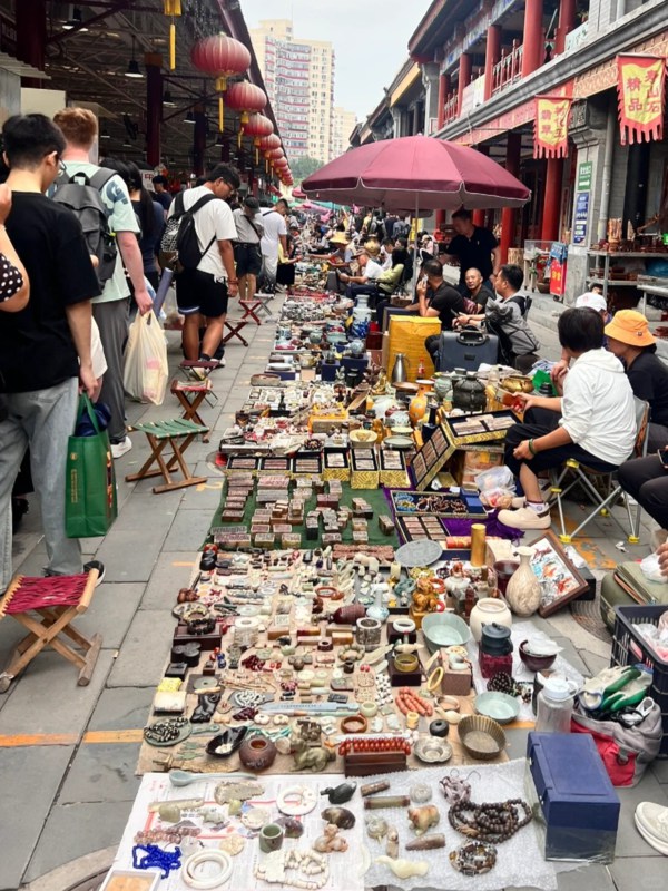 Crowds in Panjiayuan