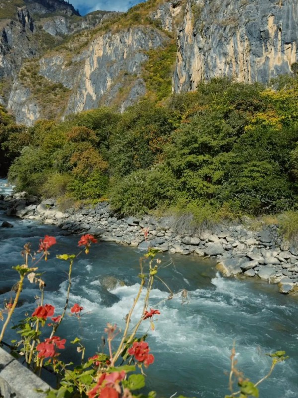 River in Balagezong