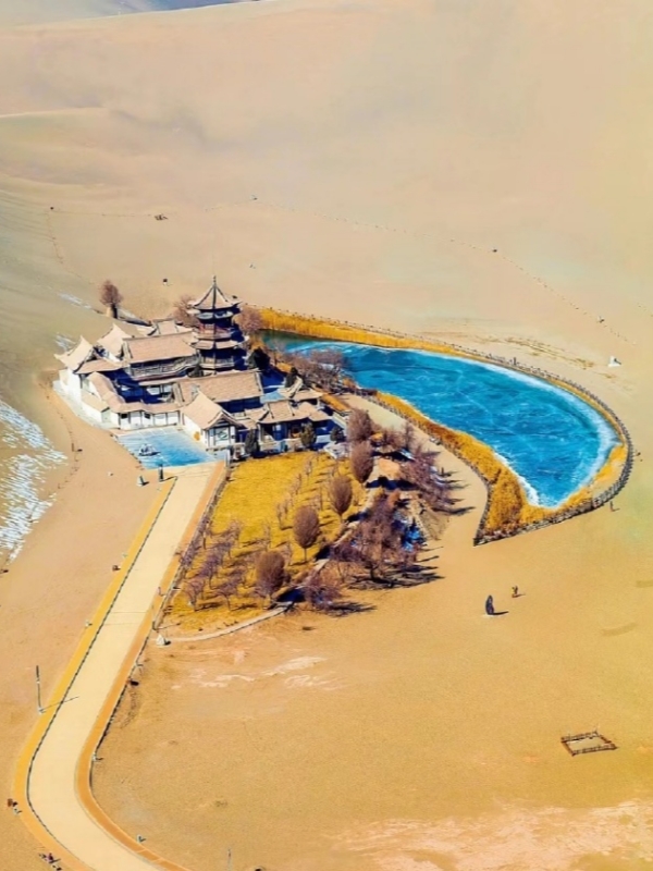Dunhuang Crescent Moon Lake
