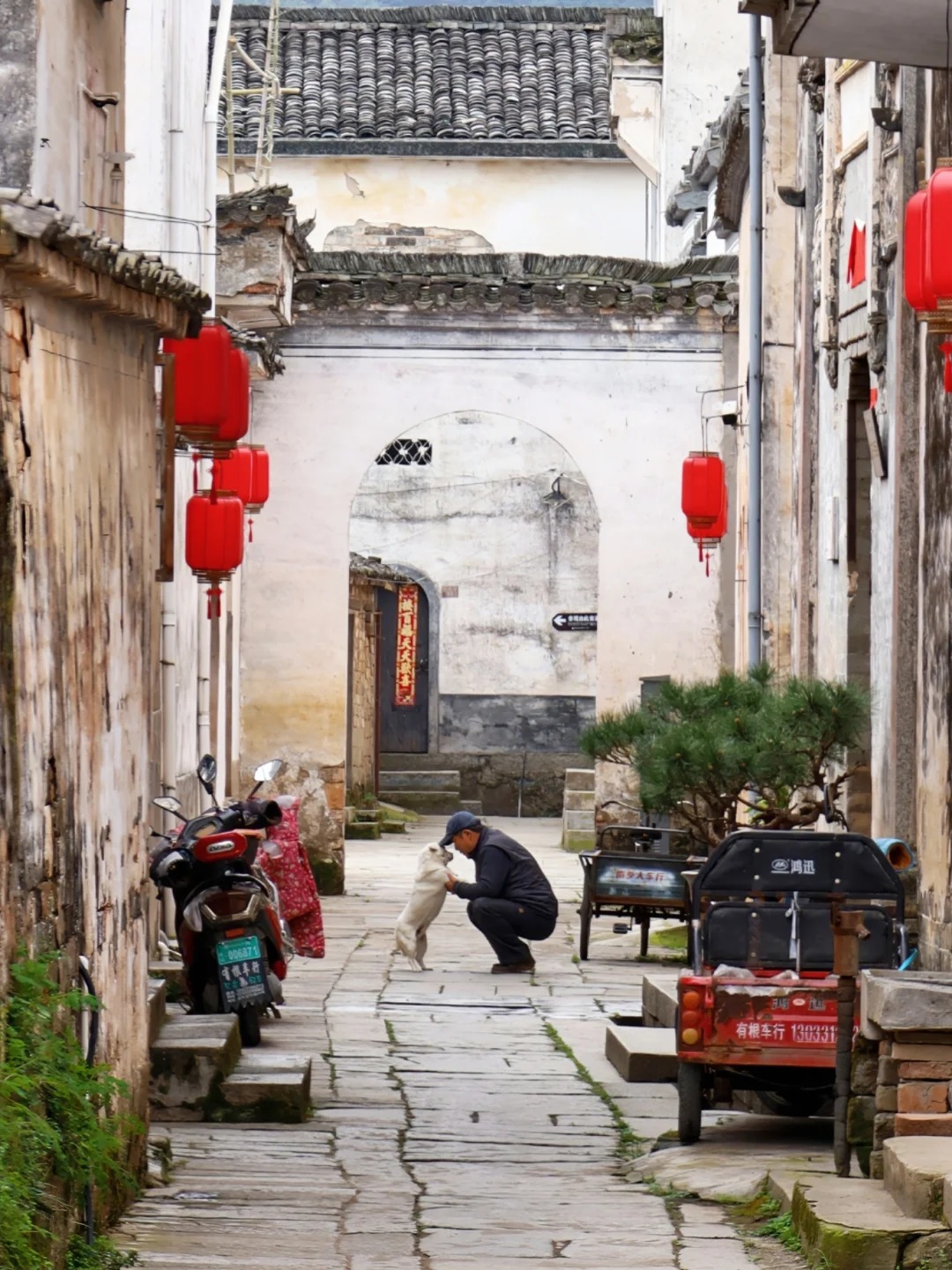 Chengkan Town’s Narrow Stone Alleys
