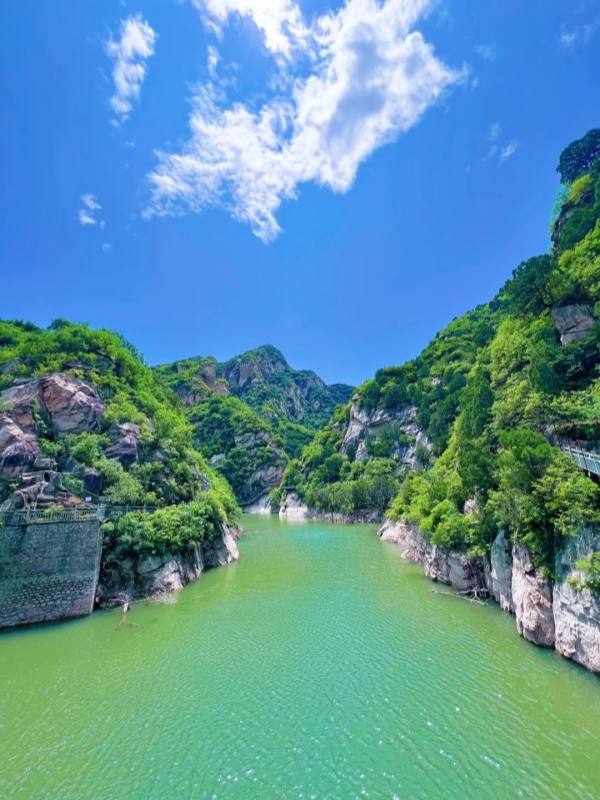 Dragon King Ponds Gorge Scenery