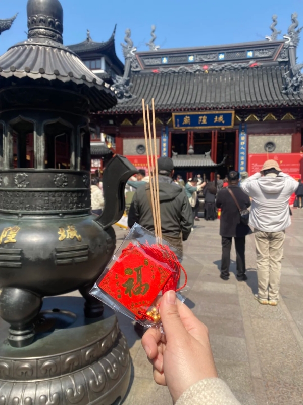 Burning Incense & Praying at the City God Temple of Shanghai