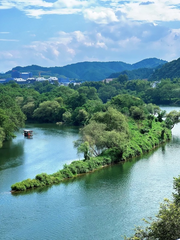 Moon Bay River