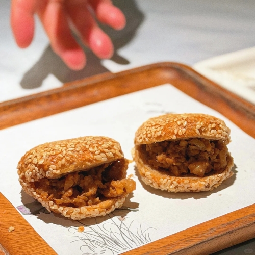 Sesame Cake with Minced Pork