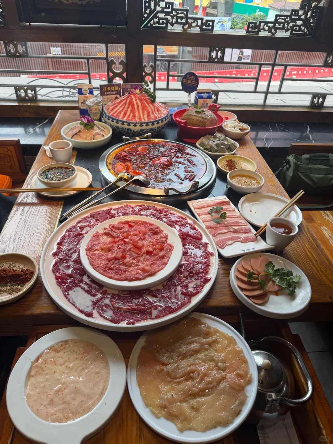 Zhoushixiong Hot Pot Jiefangbei Branch