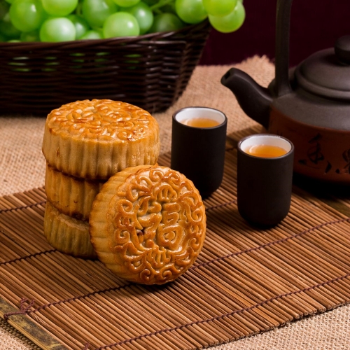 Mid-Autumn Festival Mooncake Tradition