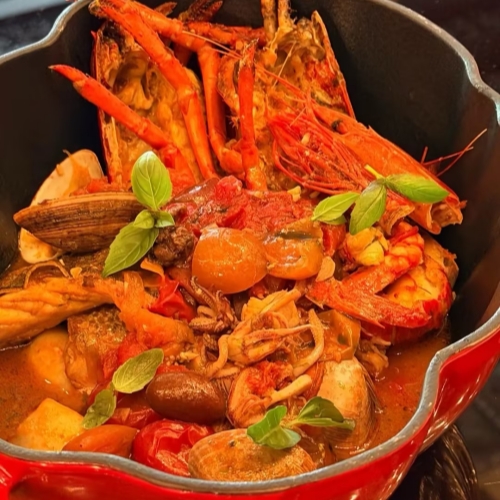 Hearty Seafood Cioppino-Style Stew