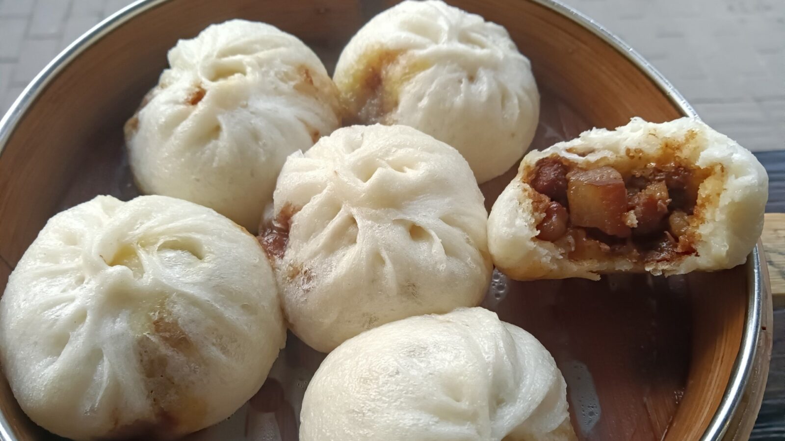 Pork & Vegetable Baozi