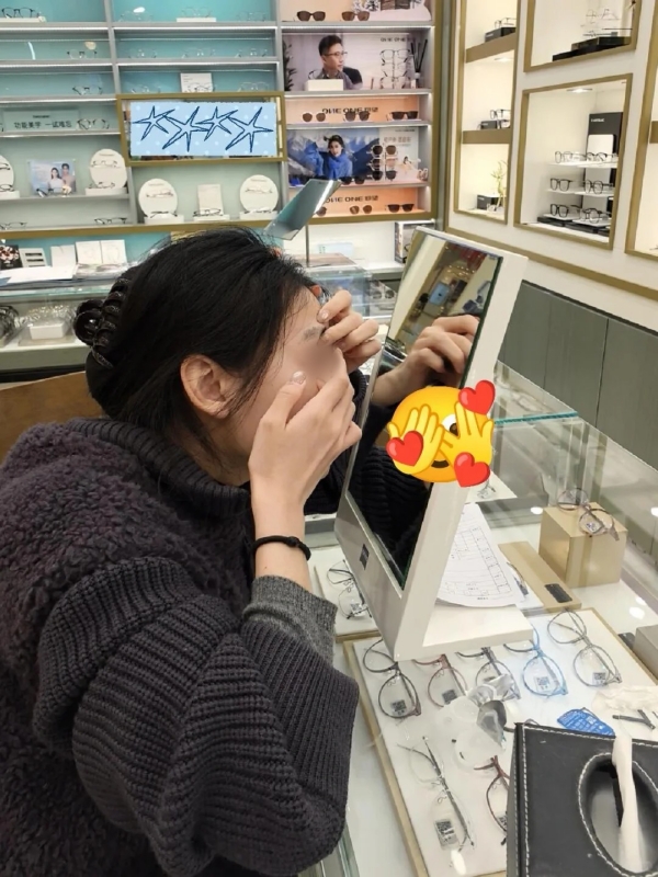 In-store Contact Lens Fitting Process