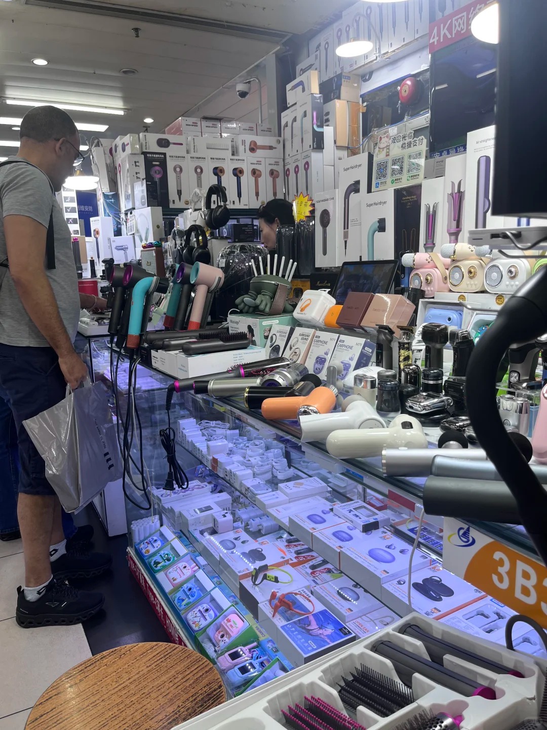 Floor 9–10:The OEM Zone and Specialty Booths