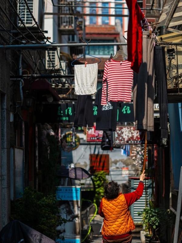 Local Residents’ Morning Routines in Longtang