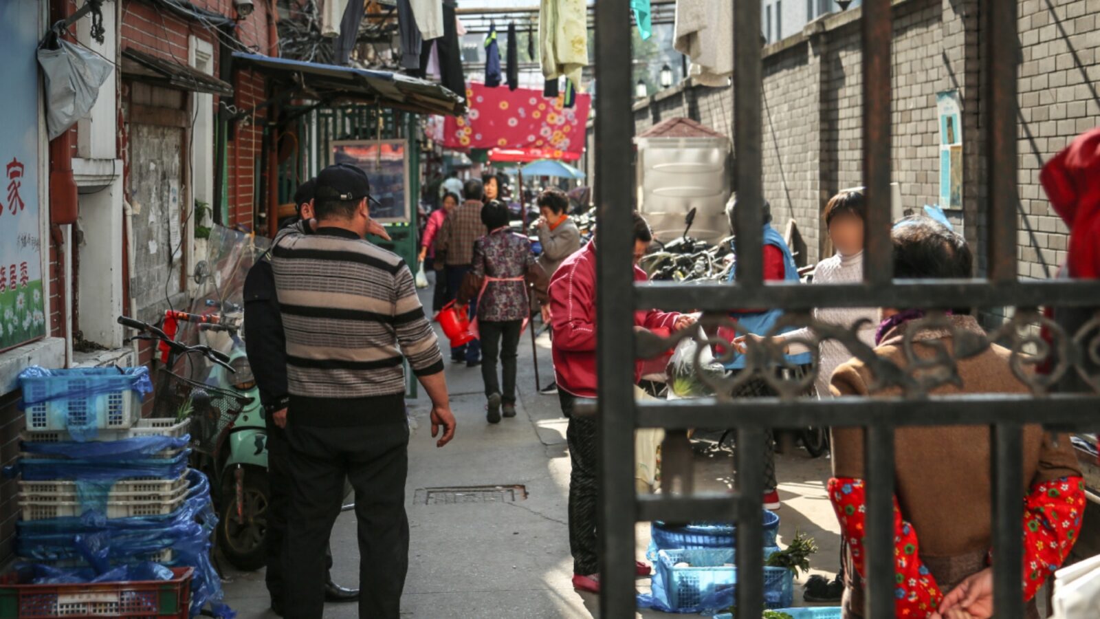 Local Wet Market Scenery in Shanghai Longtang