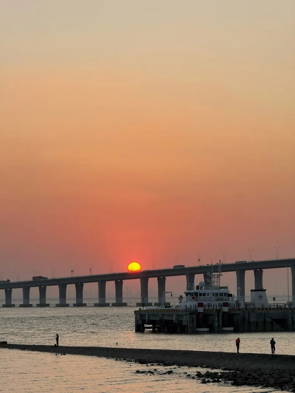 Sunset at the Yangtze River Estuary