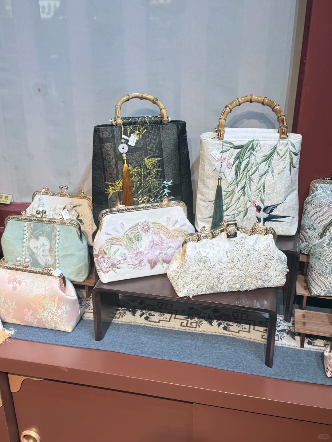 Handbags Started Appearing in Everyday Fashion