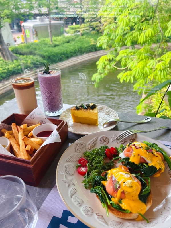 OCT Harbour Waterside Dining