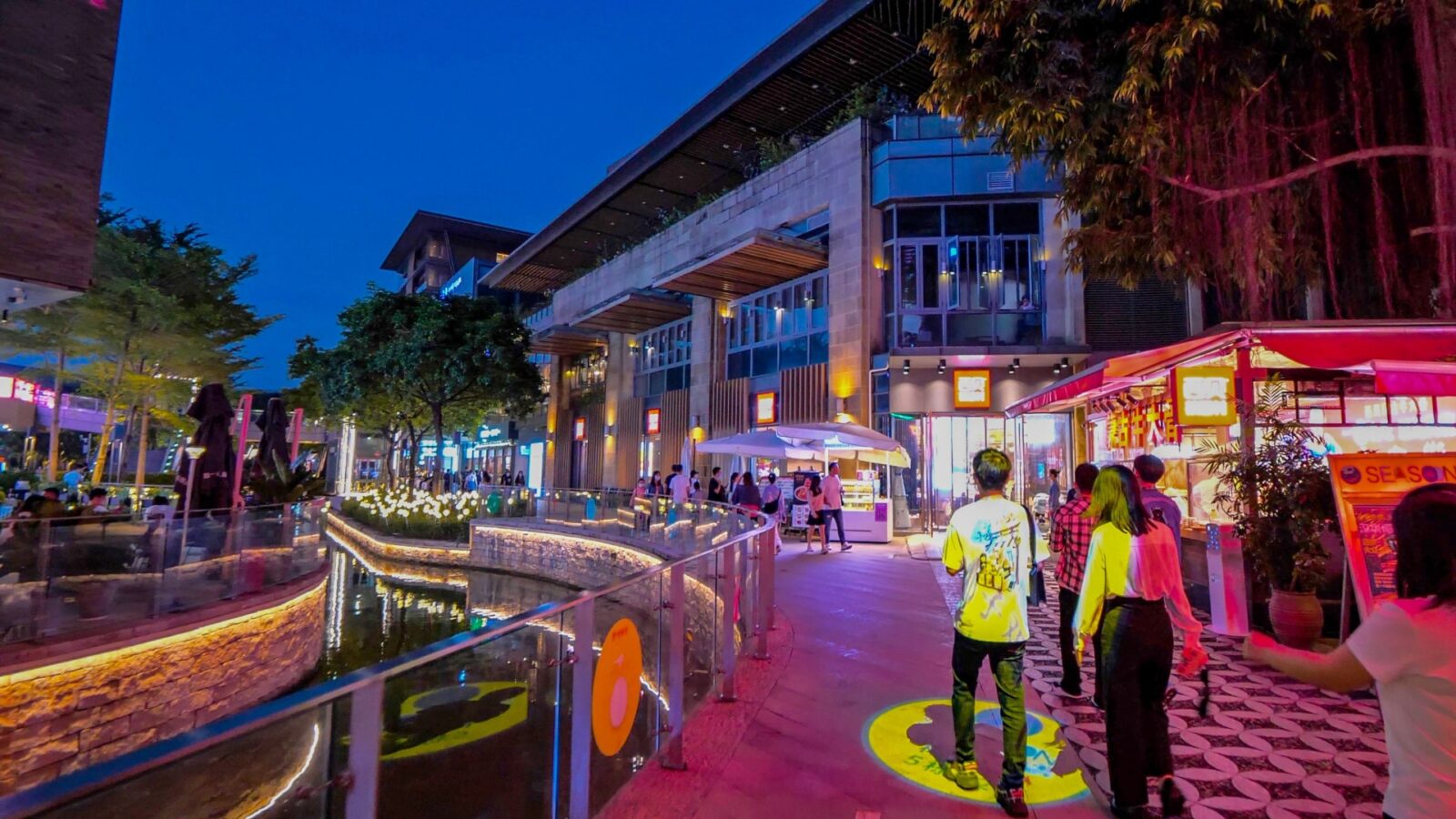 Qushui Bay Night Light Scenery