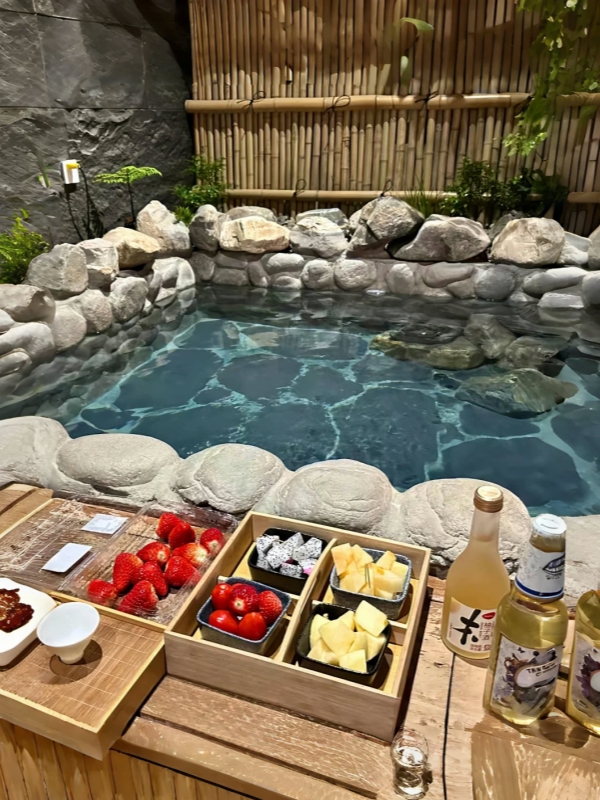 Onsen-style Hot Spring