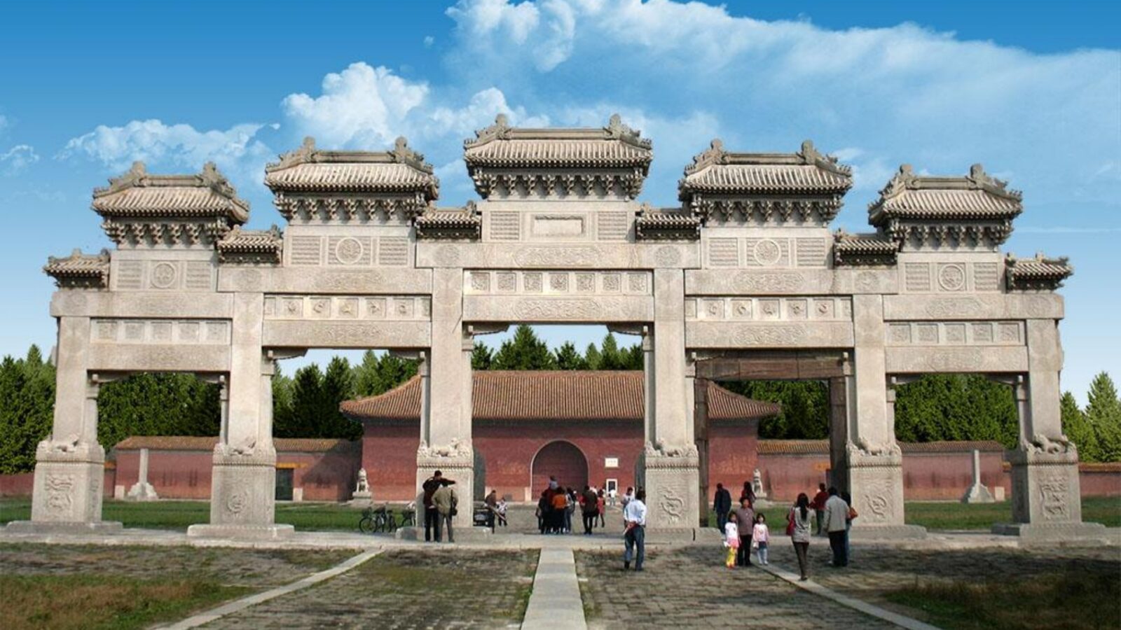 Strolling Up To The Ming Mausoleum Gateway, Tourist Spots in Beijing