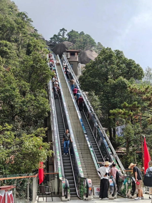 Lingshan Mountain Escalator