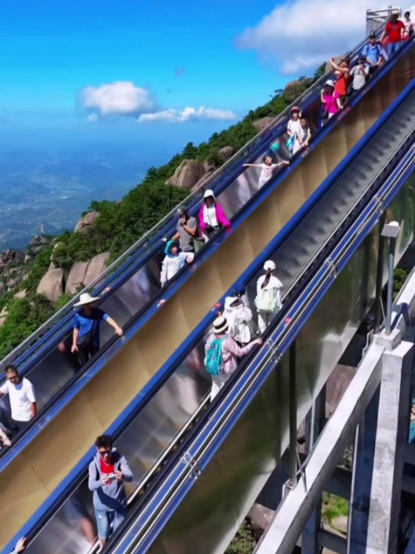 Lingshan Mountain Escalator