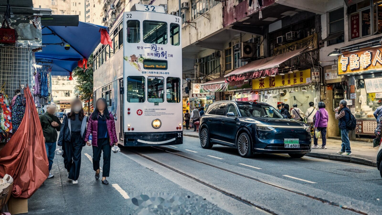 The Hong Kong's Left-Side Traffic