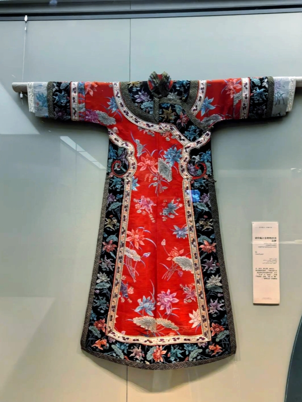 Women's court gowns