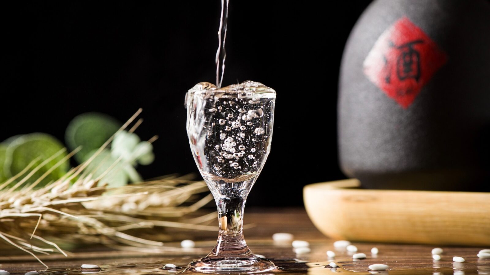 Baijiu (白酒)