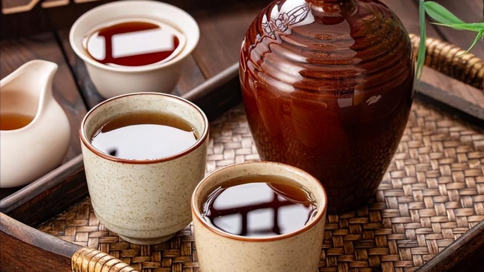 Huangjiu (黄酒)