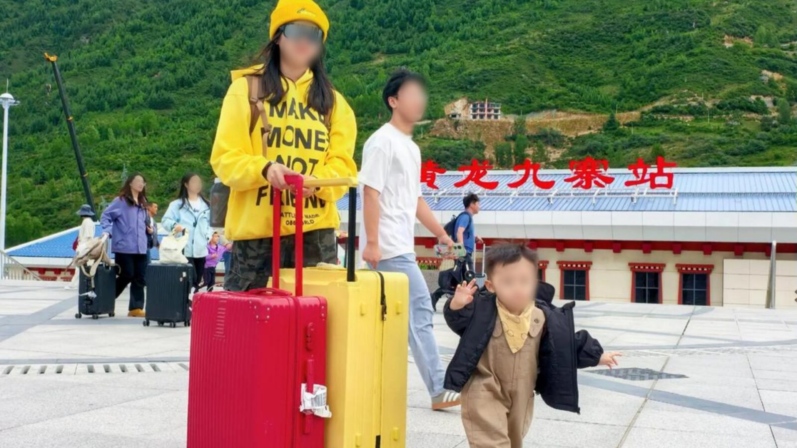What Do People Wear in China